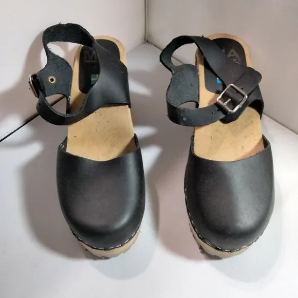 MIA Clogs EU38 Black 3-1"/4 Heel with Damaged Strap slight scuffing - Picture 2 of 9